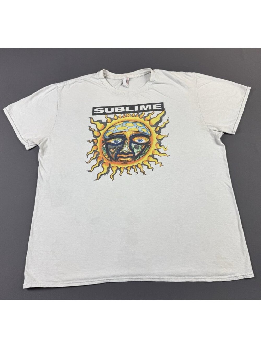Rare Vintage Y2K Sublime Band Tee Sun Face Art White XL Shirt Tour Concert Promo